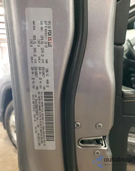 2019 Jeep Compass Latitude z USA, uszkodzony, nr VIN 3C4NJCBB6KT658575